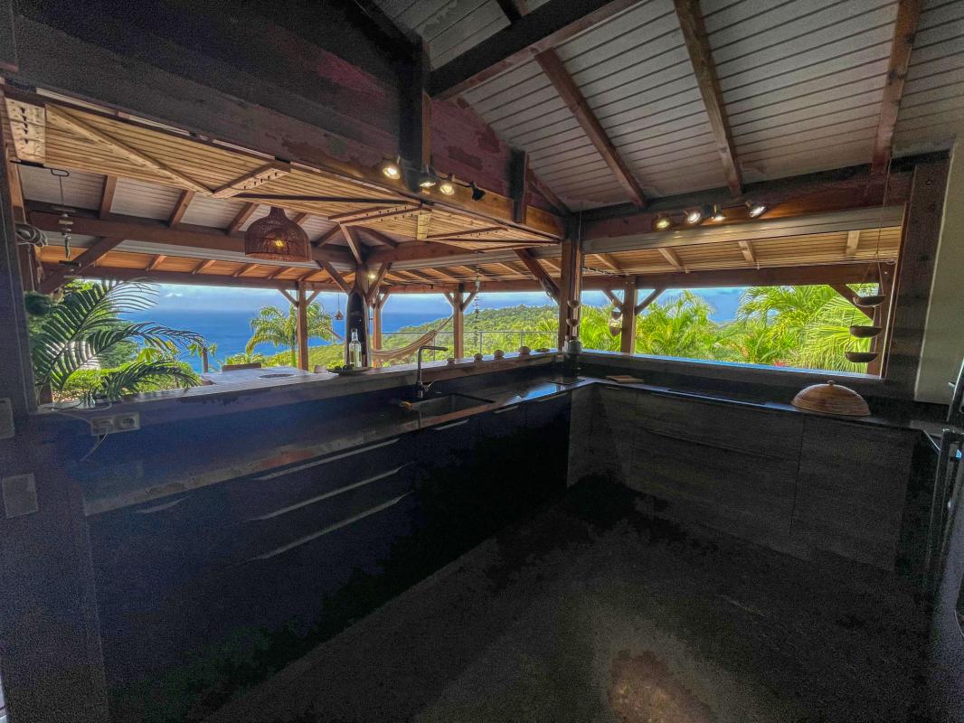 23 Location-villa-piscine-vue-mer-Pointe-Noire-Guadeloupe_cuisine